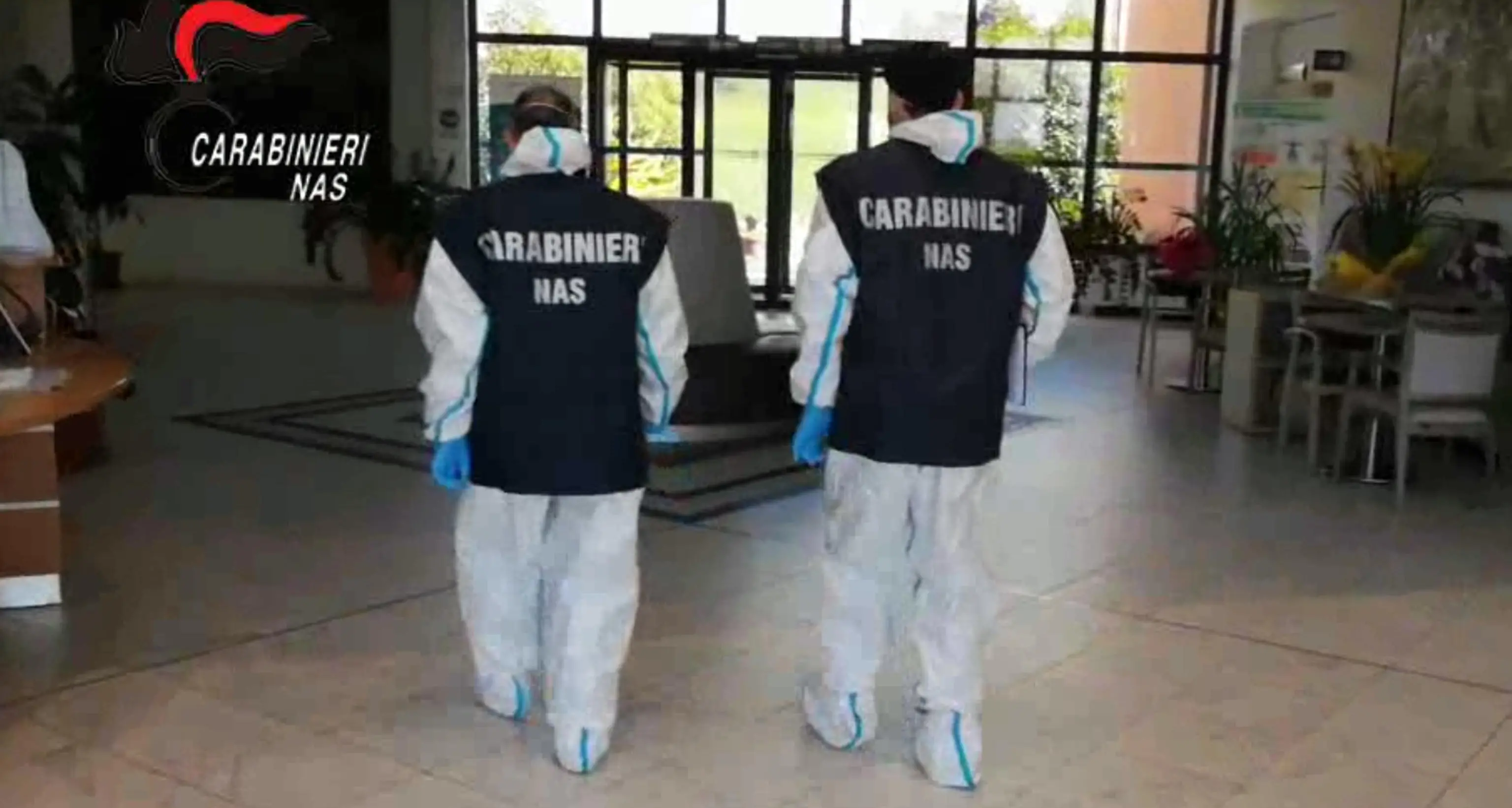 Scoperti dai Nas medici e operatori sanitari al lavoro ma non vaccinati, casi anche in Trentino