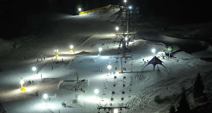 Da stasera si torna a sciare in notturna sul Bondone: gli appuntamenti di \"Happy Snow\"
