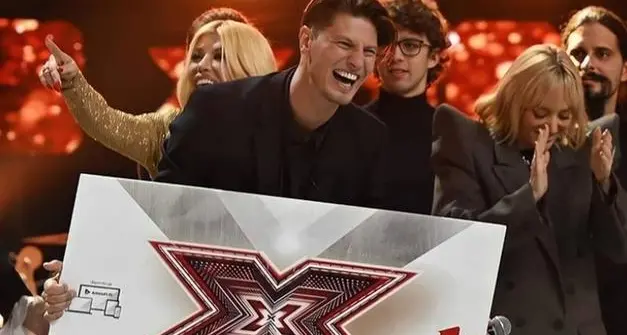 \"X Factor\", Nick Casciaro trionfa in Romania: valanga di consensi dal televoto