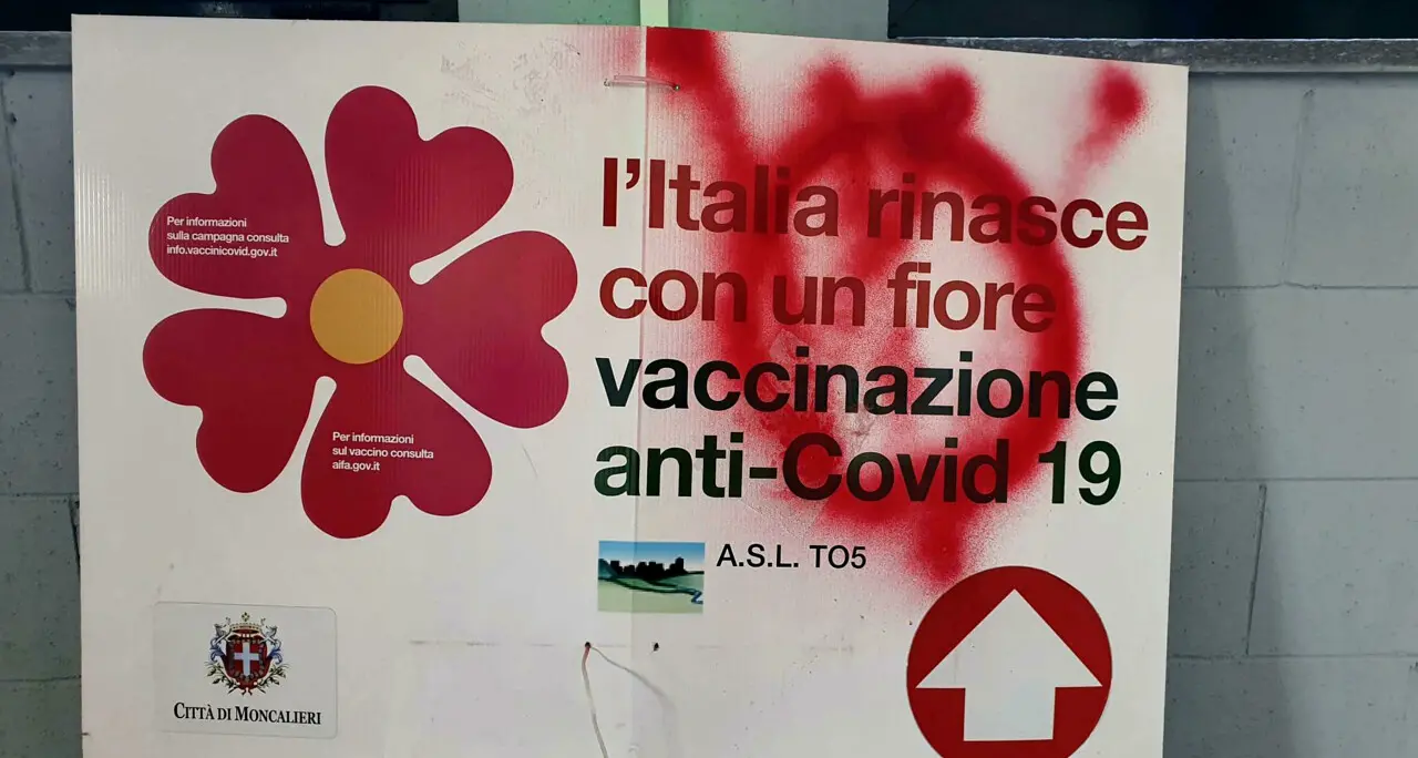 Obbligo di super green pass: \"Ecco come molti no vax tentano di infettarsi per evitare il vaccino\"