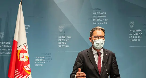 Kompatscher: per definire le aree di rischio covid si guardi ai ricoveri in ospedale, non più all'incidenza dei contagi