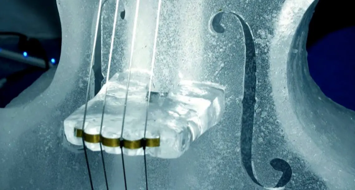 A Rai 5 \"N-ice Cello. Storia del violoncello di ghiaccio\" il film di Corrado Bungaro nel segno di Giovanni Sollima