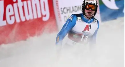 Night Race di Schladming, Razzoli illude: era 2° ma poi inforca. Vince il tedesco Strasser, quinto Vinatzer