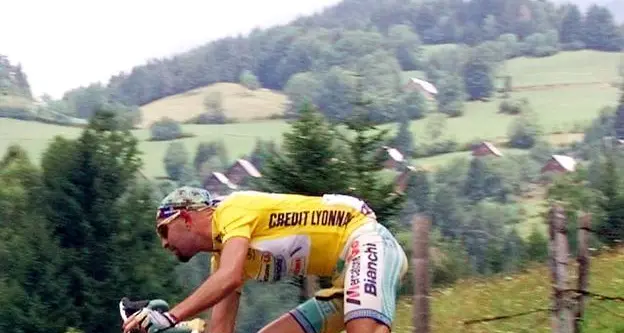 La morte di Pantani, la madre ai carabinieri: \"Quella notte Marco era con due escort\"