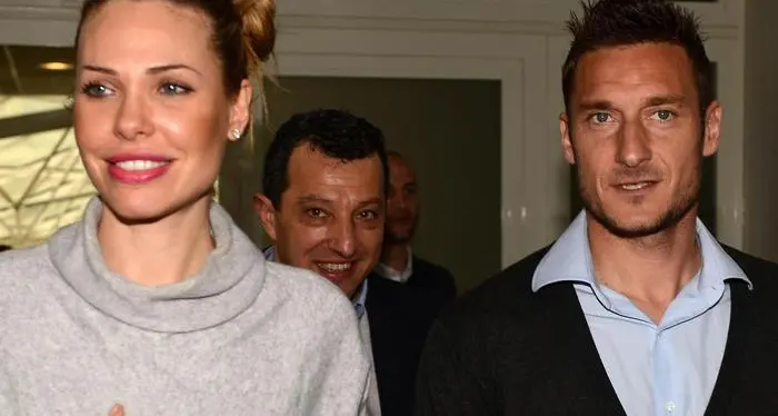Totti e Blasi a un passo dalla separazione? Lui: \"Fate attenzione ci sono bambini di mezzo\"