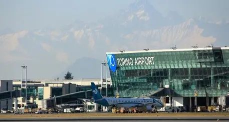 Stop al traffico aereo per l'Ucraina, cancellati i voli dall'Italia