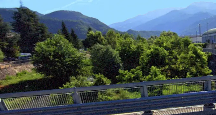 Nuovo tratto di ciclabile in viale Dante con una passerella sul Fersina