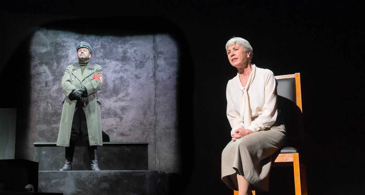 Ottavia Piccolo e quel dialogo con Eichmann, per comprendere dove inizia la notte dell'umanità