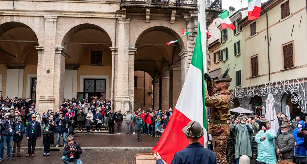 Rimini, segnalate molestie sessuali contro le donne all'adunata nazionale: è polemica