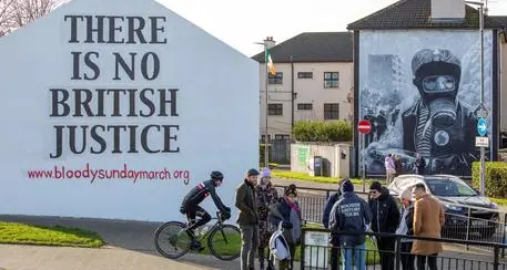 Irlanda del Nord, storico successo per lo Sinn Fein: voto cattolico e operaista per chi vorrebbe lasciare la Gran Bretagna