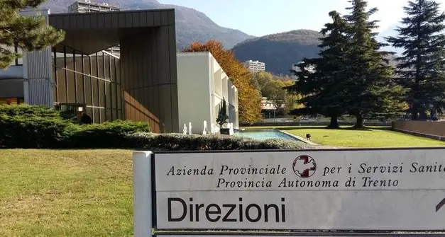 Stipendi aumentati per i vertici dell'Azienda sanitaria trentina