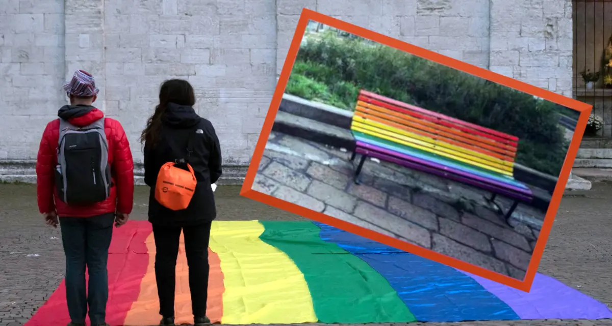 Giornata internazionale contro l'omofobia, in piazza Fiera la prima panchina rainbow della città