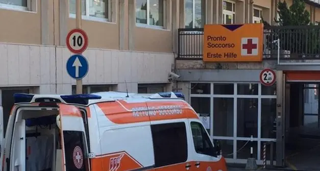 Merano, ritorno di fiamma in carrozzeria: gravi ustioni per uno studente in alternanza scuola-lavoro