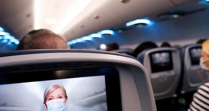 Viaggi e obbligo di mascherina: in Italia resta in vigore, ma quanto è rispettato?