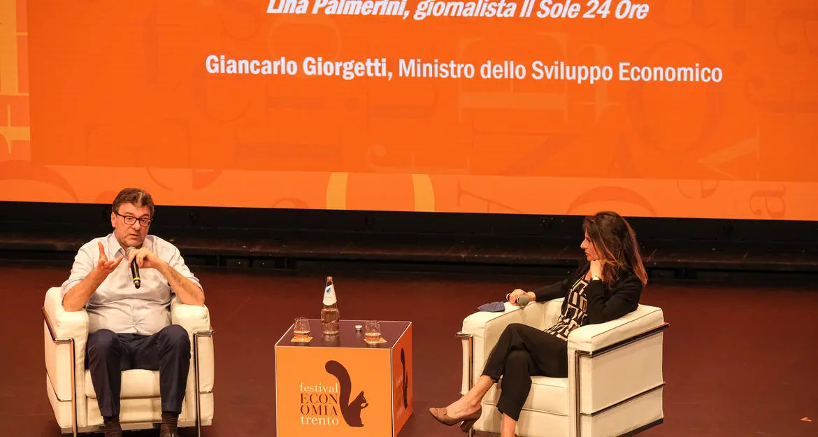 Il ministro Giorgetti a Trento: \"Draghi in Parlamento sull'Ucraina? Passaggio rischioso\"