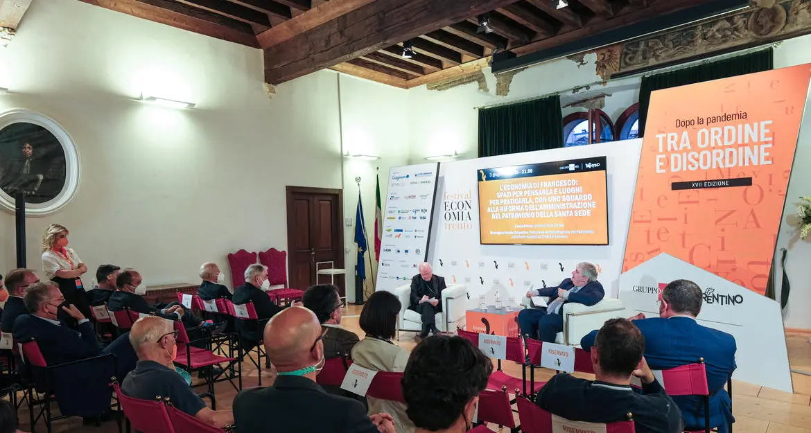 Mons. Galantino e l'economia di papa Francesco: basta speculazioni, scegliamo prodotti finanziari puliti