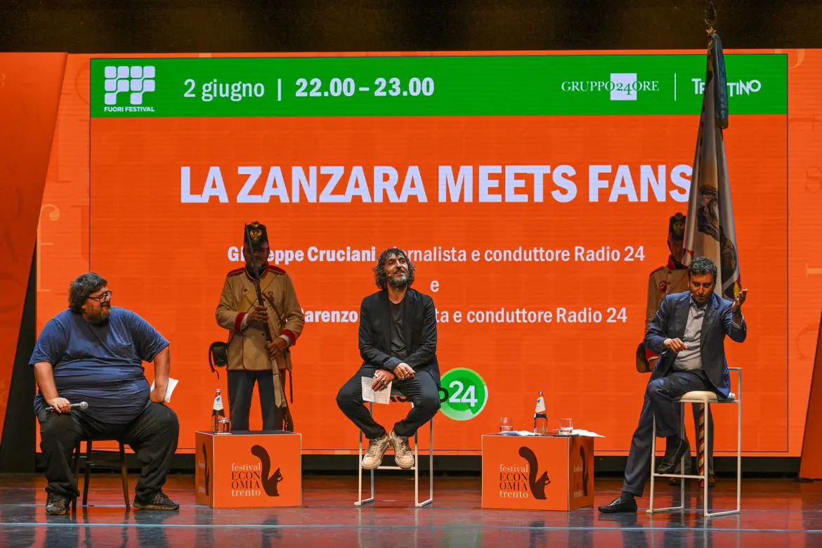 Festival dell'Economia La Zanzara meets fans Nella foto: Mario ADINOLFI, Giuseppe CRUCIANI, giornalista e conduttore Radio 24 e David PARENZO, giornalista e conduttore Radio 24 Data 3 giugno 2022 Luogo: AUDITORIUM SANTA CHIARA Foto: ECCHER Nicola - Archivio Ufficio Stampa PAT