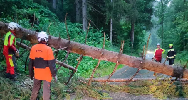 Forti nubifragi con frane e allagamenti sul lago di Como