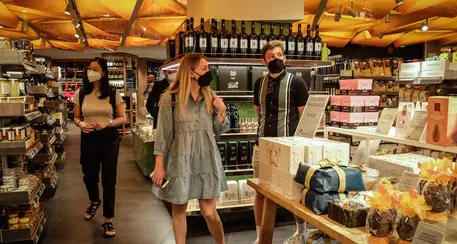 Spese mensili, in Trentino Alto Adige una famiglia usa 1.142 euro in più rispetto alla Puglia