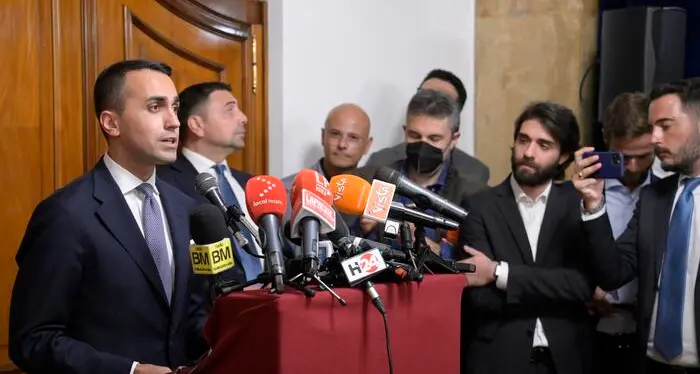 Di Maio lascia i Cinque stelle, con lui una sessantina di parlamentari