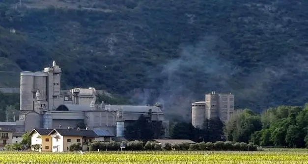 Cementificio delle Sarche, i dati raccolti da Appa e azienda: con il forno riacceso emissioni limitate