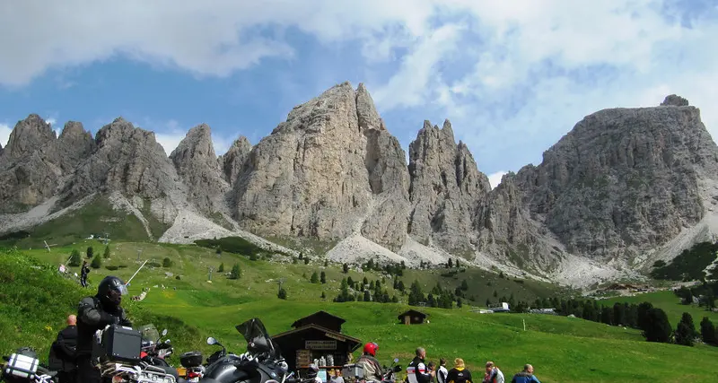 Il rombo dei motori sui passi, i Verdi: \"Da anni le autorità girano a vuoto, decisioni zero. Ora si misura il rumore, come se non lo sapessimo già...\"