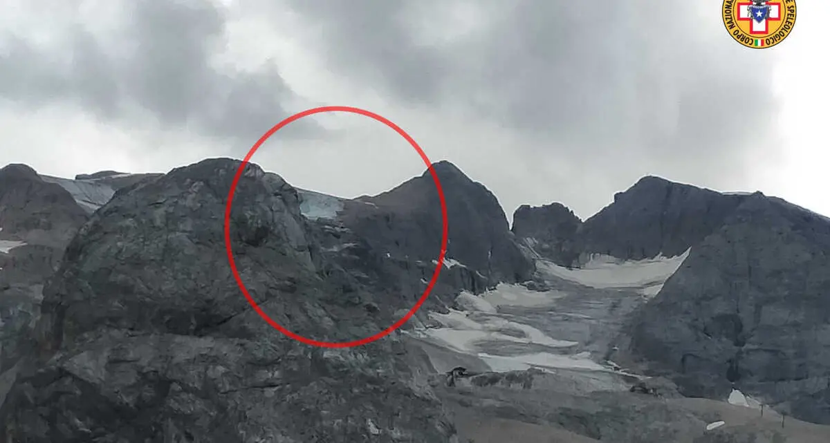 Dispersi, da domani previste ispezioni con squadre di terra e cani da catastrofe sull'area del crollo