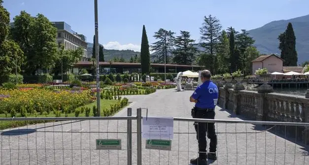 Riva, sul lungolago dopo le nozze Vip arrivano i metalmeccanici