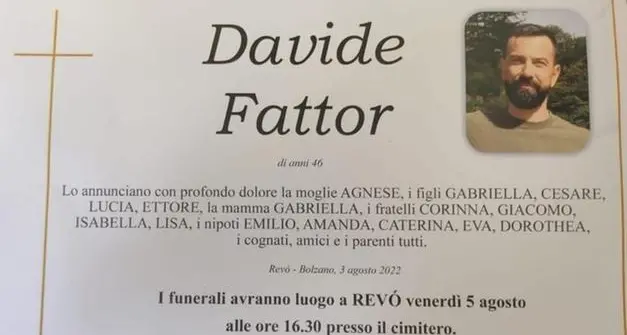 Contadino di Revò muore a soli 46 anni, la famiglia chiede il rito funebre in latino: celebrato al cimitero