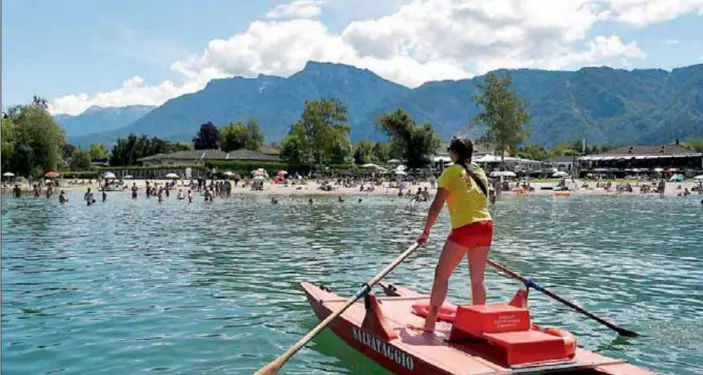 Sicurezza in acqua: «Al largo con il salvagente e mai da soli»