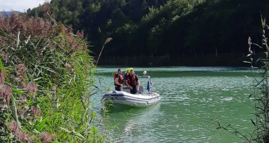 Lavarone, riprese stamattina le ricerche dello scout diciassettenne scomparso nel lago