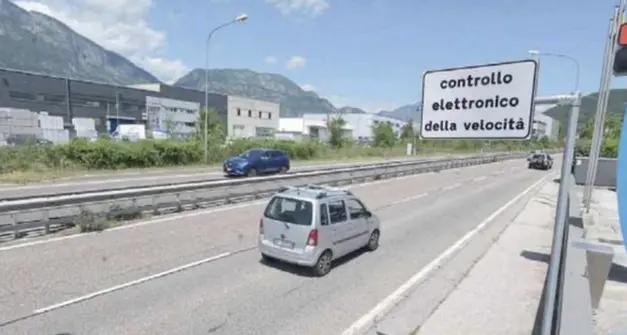 Trento, oltre tre milioni di euro dalle multe: i soldi reinvestiti nel noleggio bici e per le scuole sicure
