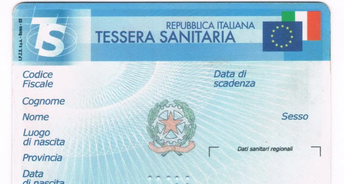 Crisi dei semiconduttori, le nuove tessere sanitarie non hanno più il microchip: ecco come fare per continuare a utilizzare quelle vecchie