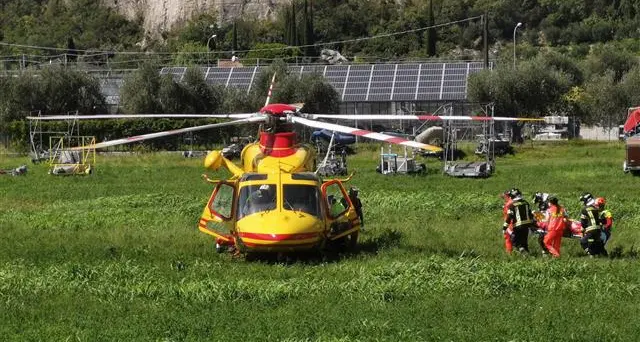 Grave una turista investita da un'auto nel tunnel di Corno di Bò