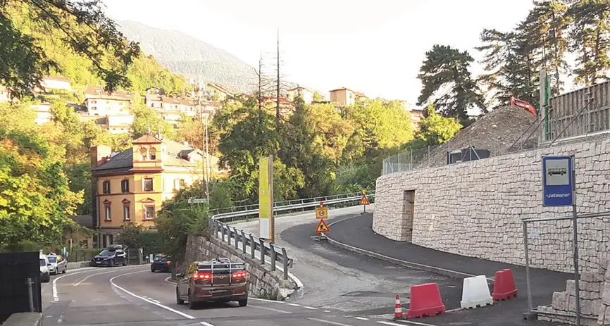 Ponte Alto, riaperta la strada per Cognola: ora c'è anche il marciapiede