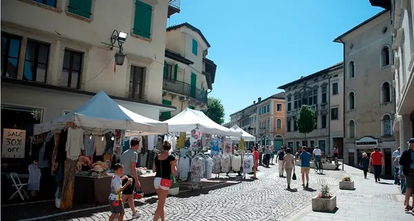 Rischio bollette da capogiro: \"Non potrò riscaldare il negozio, ragazze abituatevi a venire su appuntamento...\"