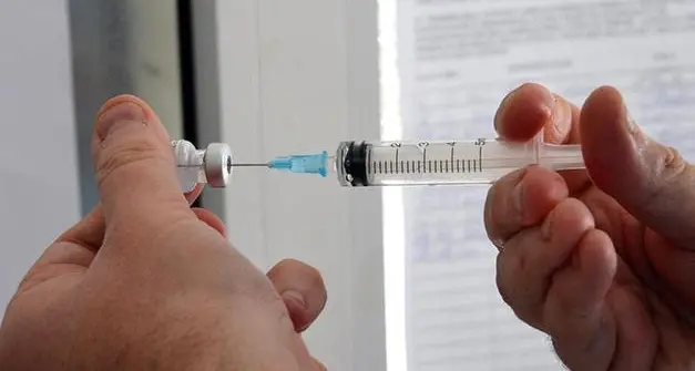 Non vaccinano la figlia, sanzionati: la famiglia no vax costretta a pagare 500 euro
