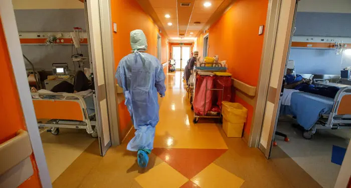 Infermieri via dall'Apss fra part-time negati, orari pesanti e offerte allettanti in Alto Adige o nel privato