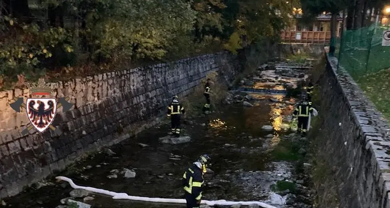 Madonna di Campiglio, perdita di gasolio dal cantiere: centinaia di litri finiscono nel Sarca