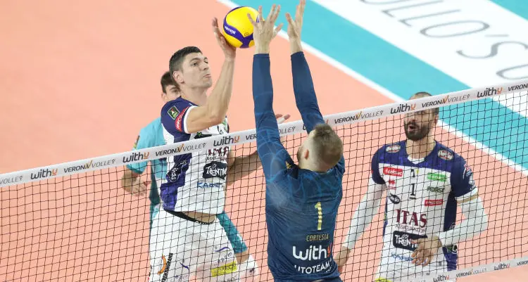Grande lotta nel derby dell'Adige, alla fine Verona piega l'Itas Trentino al tie-break