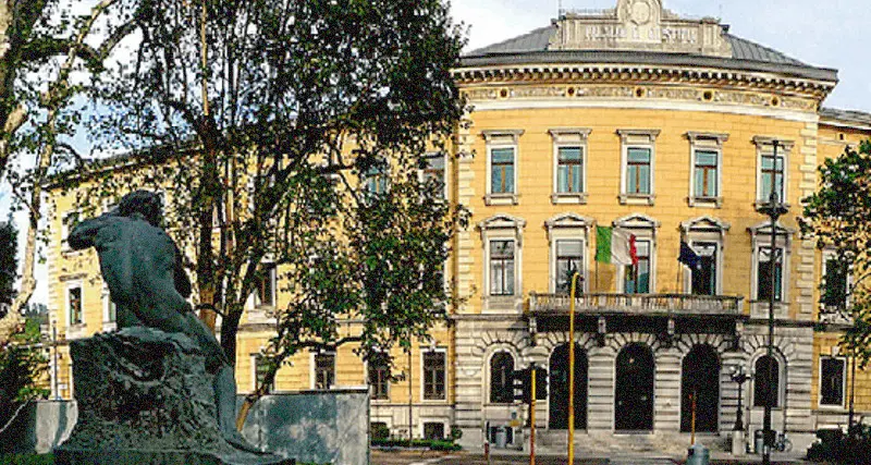 «Nipotine abusate», nonno a processo: diversi episodi contestati a un settantenne