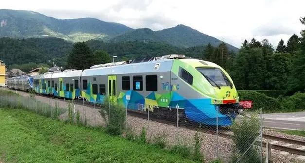 Valsugana, niente treni per un mese fra Borgo e Bassano: binari da sostituire