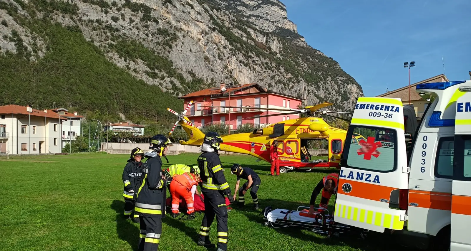 Cade in moto, paura al crossodromo di Pietramurata: diciottenne soccorso dall'elicottero e ricoverato in codice rosso