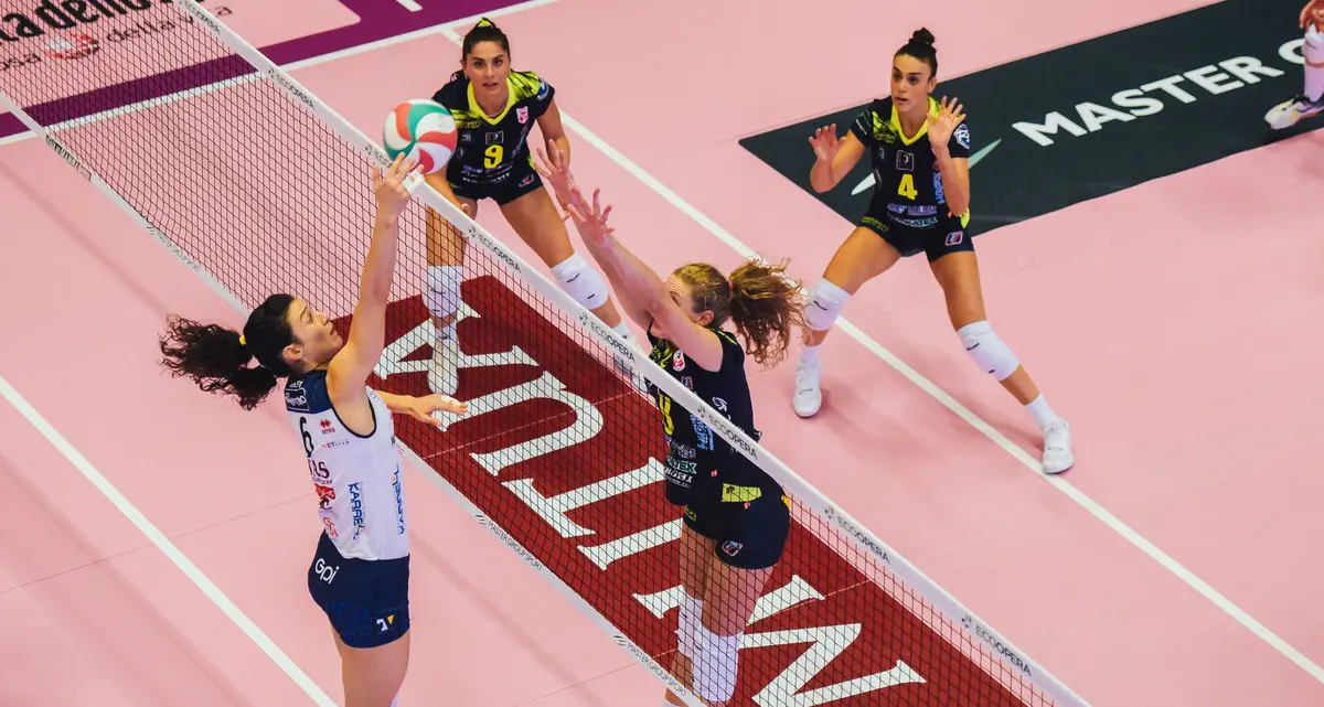 L'Itas femminile rimonta due set ma cede al tie-break con l'Albese Como