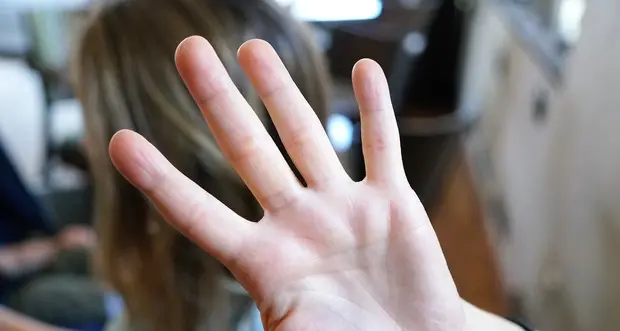 Giovani vittime di violenza, la generazione Z chiama gli adulti: siamo inascoltati e indifesi