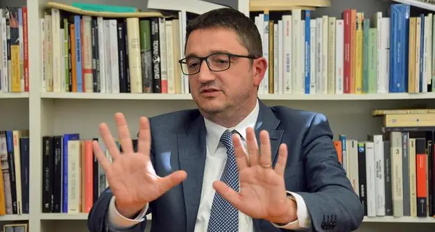 I sindacati bocciano la giunta provinciale: nella manovra nulla per contrastare la riduzione del potere d'acquisto