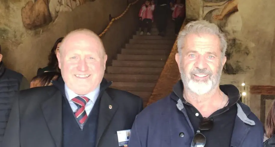 Ecco Mel Gibson a sorpresa in visita al Castello del Buonconsiglio