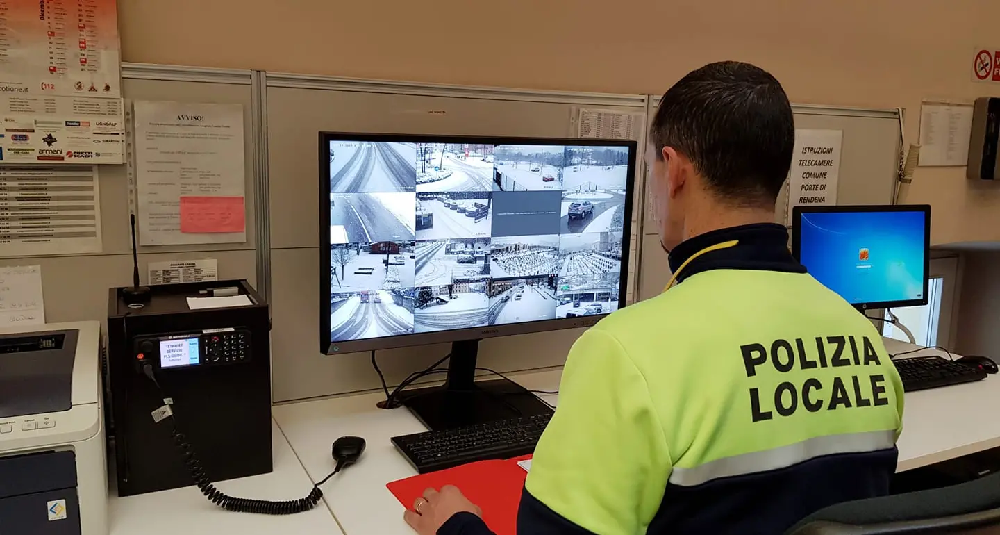 False polizze assicurative per le automobili, denunciate due persone