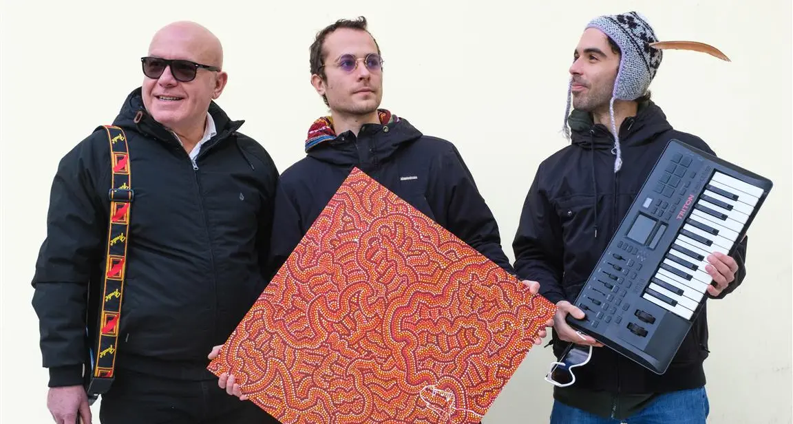 Il nuovo progetto di Riccardo Gobbo sotto la sigla di S.R.F nelle note del disco \"The flame is burning\"
