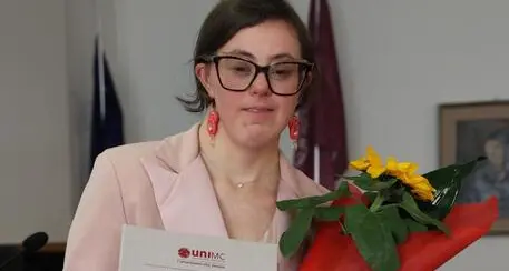 Laurea con 110 per Margherita, studentessa down con il sogno di un asilo nido nella natura